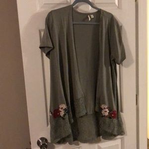 Shirt sleeve embroidered cardigan